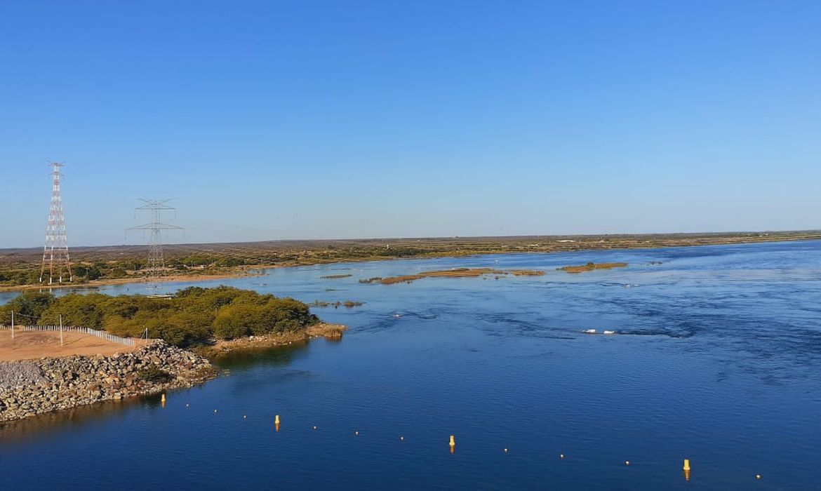 Barragem de Sobradinho agua-potavel-brasil