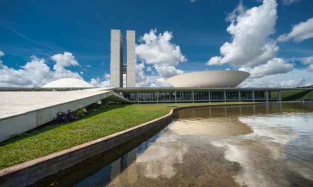 Câmara reduz a 1/3 consumo de água após gestão sustentável de recursos