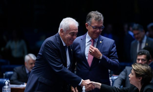 Aprovado projeto que obriga concessionárias a combater o desperdício de água