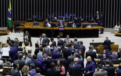 Câmara aprova projeto que suspende trechos de decretos de Lula sobre saneamento