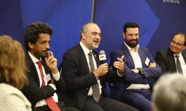 Agência participa de debates com foco na universalização do saneamento básico no Brasil